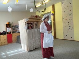 divadlo zvonecek duben 2